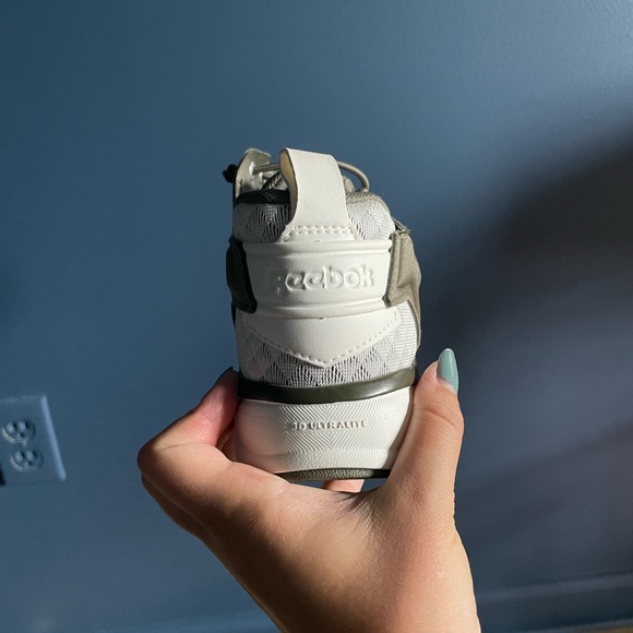 Reebok Slip-On Trainer Never Worn - Picture 4 of 5